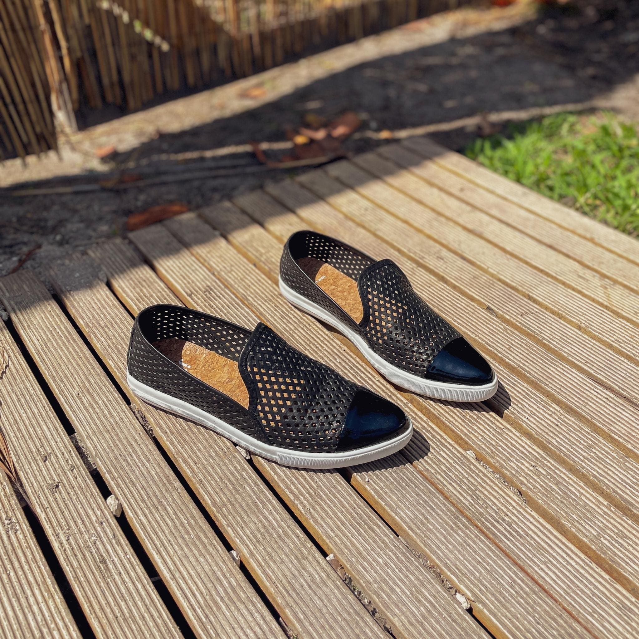 Jibs Slim Jet Black + Onyx Toe Cap leather slip-on sneaker flat shoes sustainable Editorial