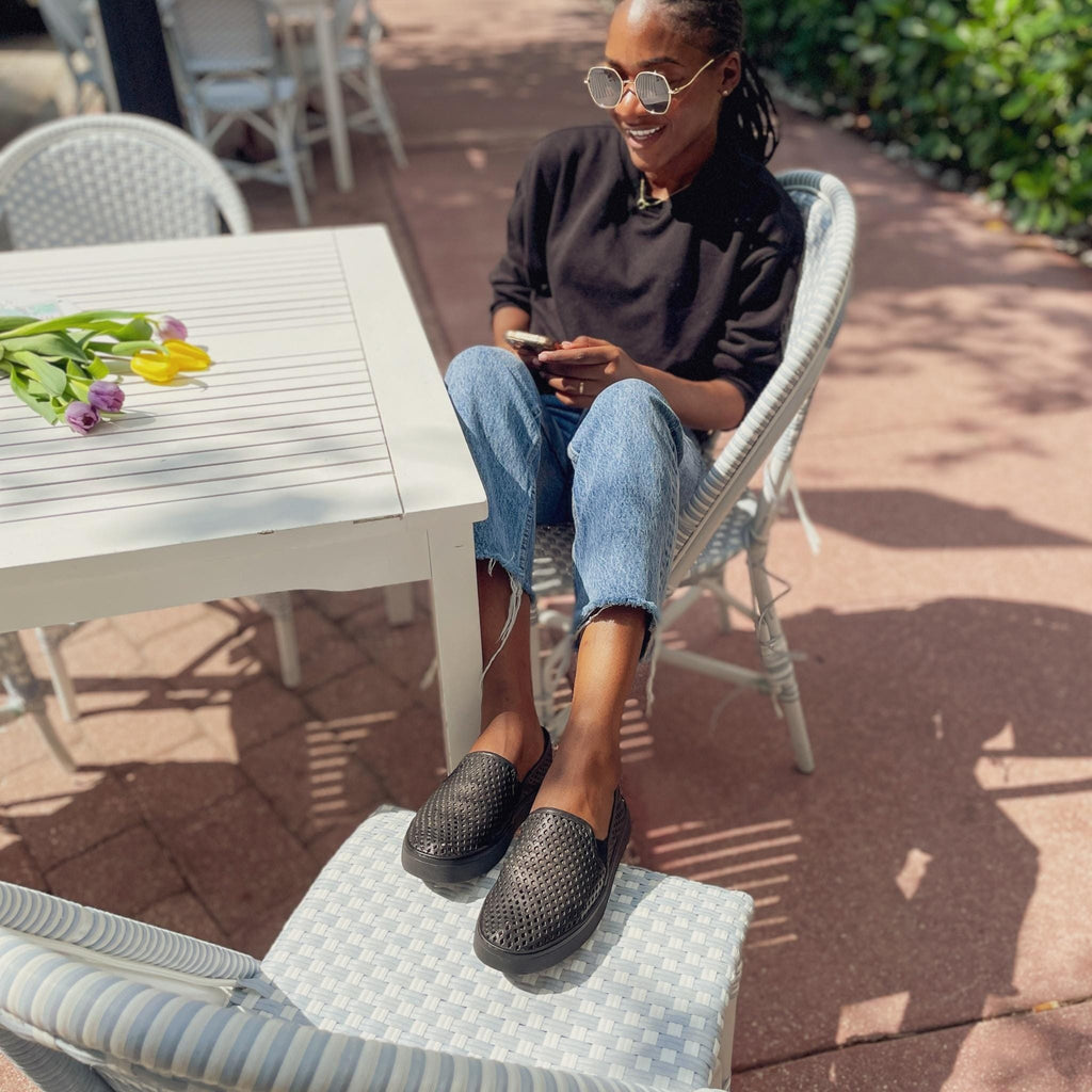 Jibs Classics Jet Black Royale leather slip-on sneaker shoes sustainable Editorial