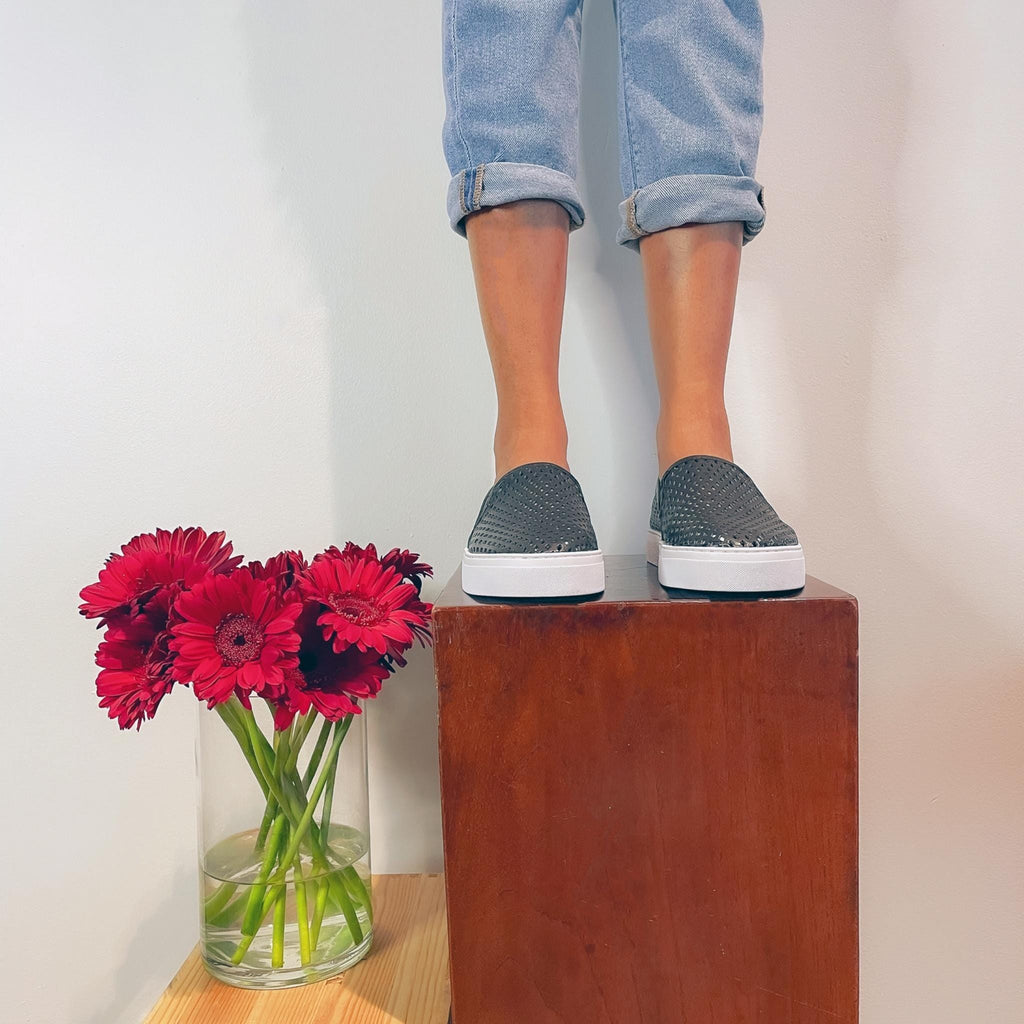 Jibs Classics Jet Black leather slip-on sneaker shoes sustainable Editorial