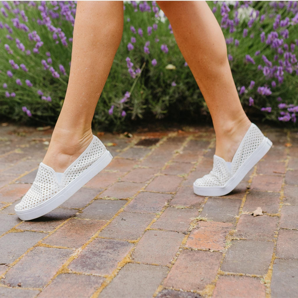 Jibs Classics Soft White leather slip-on sneaker shoes sustainable Editorial