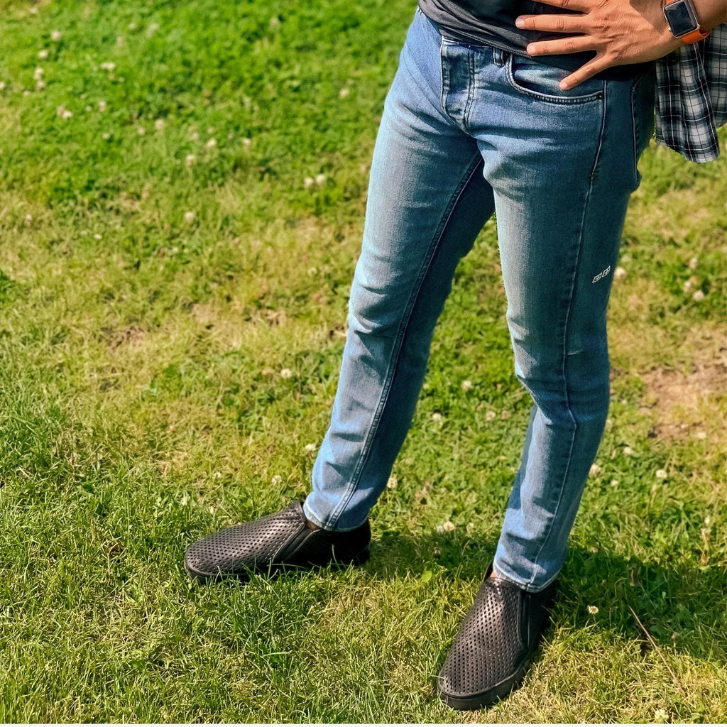 Jibs Mid Rise Jet Black Royale leather slip-on sneaker shoes sustainable Editorial