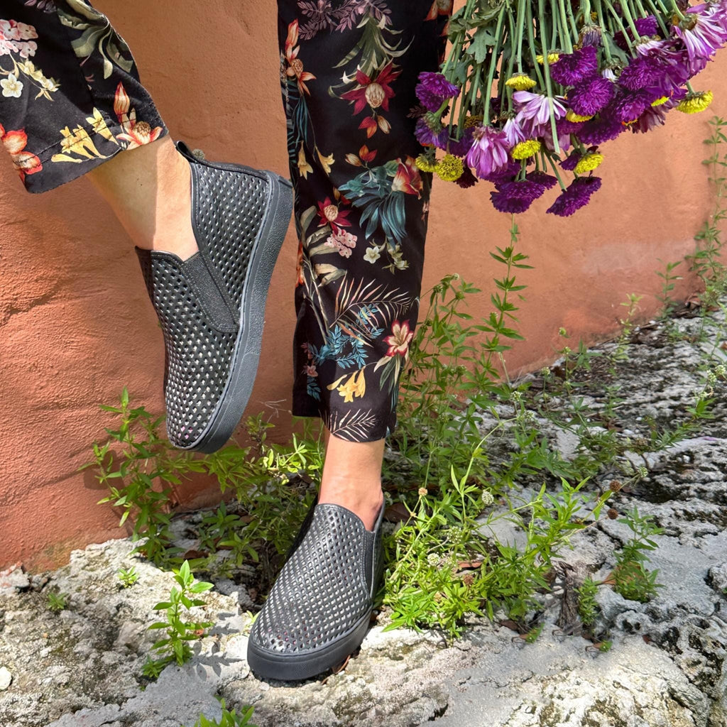 Jibs Mid Rise Jet Black Royale leather slip-on sneaker shoes sustainable Editorial