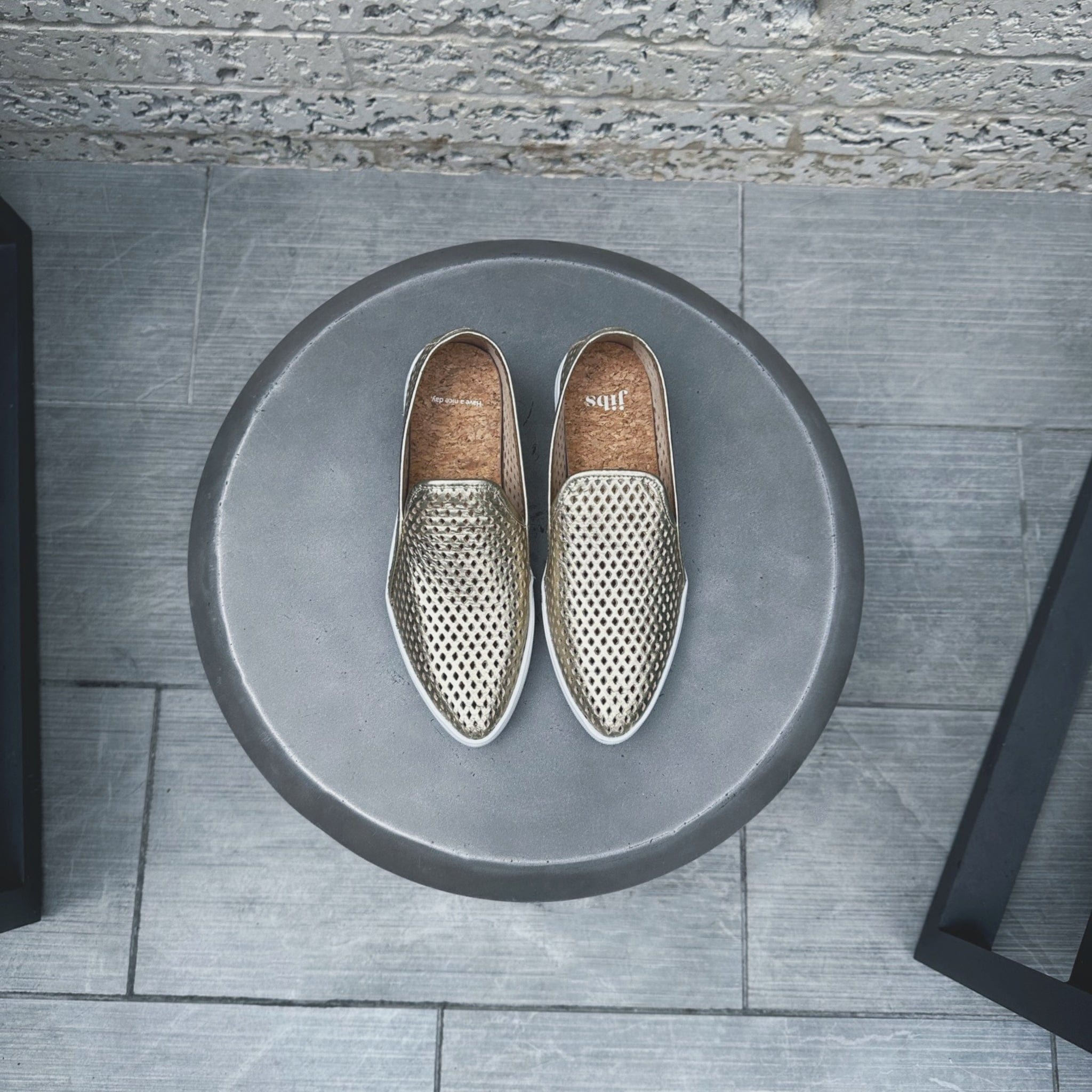 Jibs Slim Gold leather slip-on sneaker flat shoes sustainable Editorial